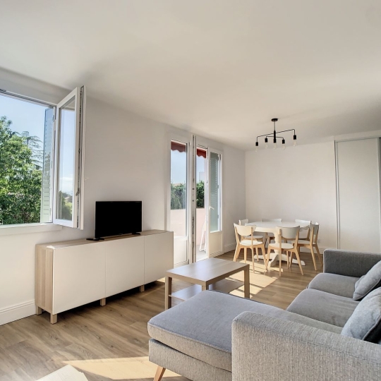  Annonces ALBIGNY : Appartement | LYON (69005) | 81 m2 | 1 450 € 