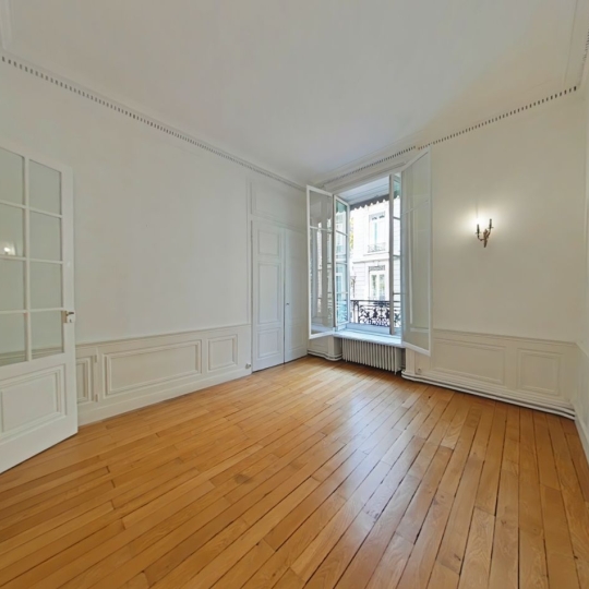  Annonces ALBIGNY : Appartement | LYON (69002) | 120 m2 | 1 800 € 