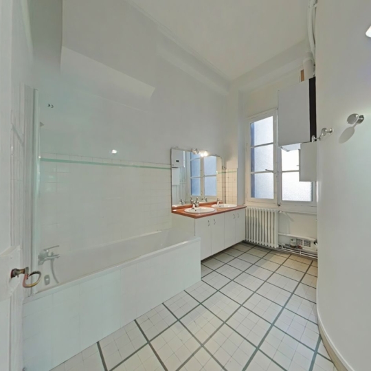  Annonces ALBIGNY : Appartement | LYON (69002) | 120 m2 | 1 800 € 