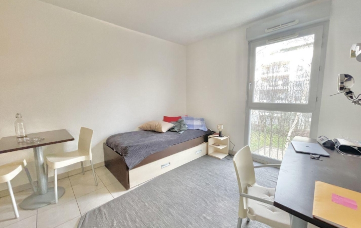 Studio   LYON  18 m2 70 500 € 